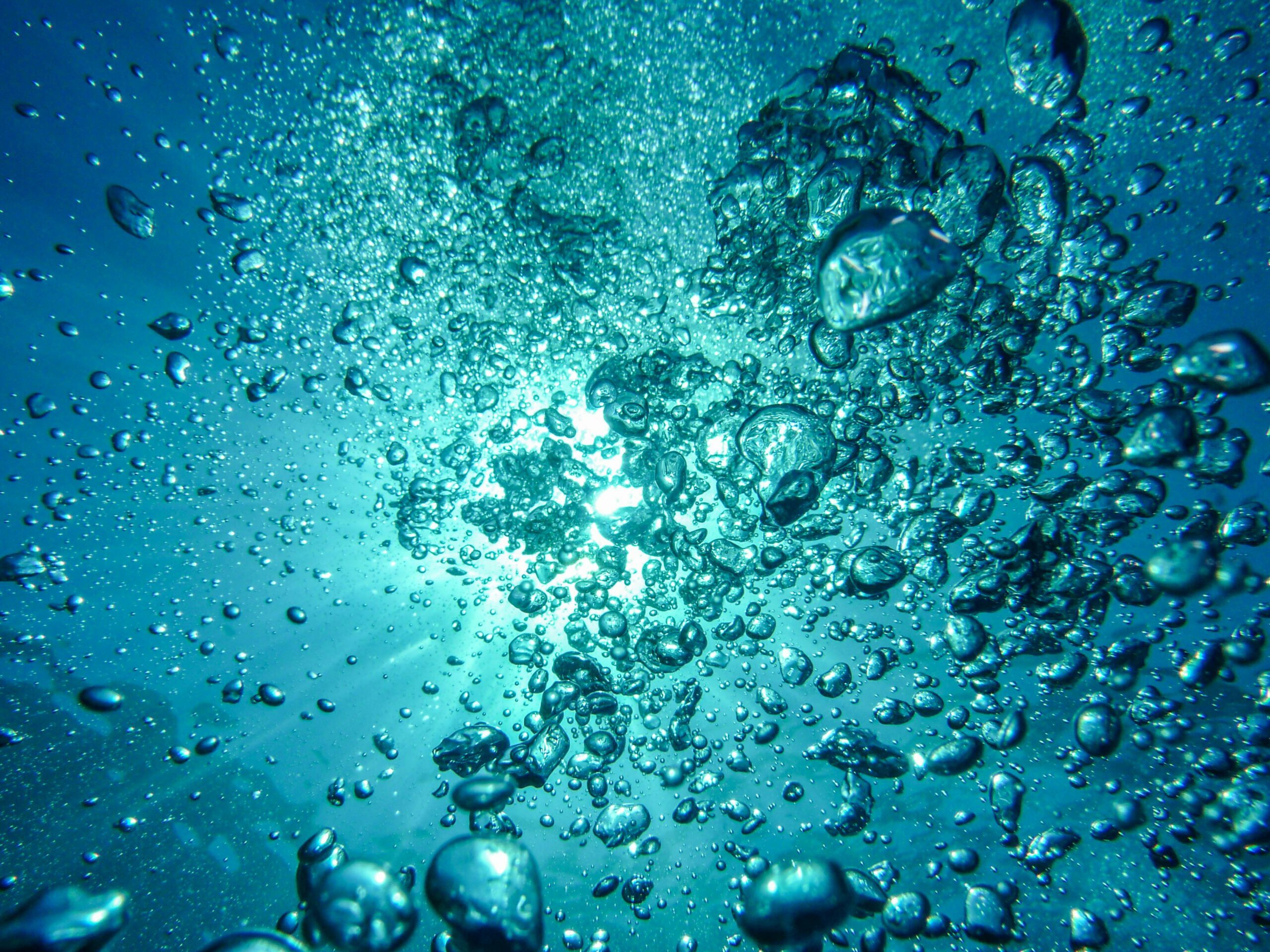 Air Bubbles Diving Underwater Blow 62307 Scaled