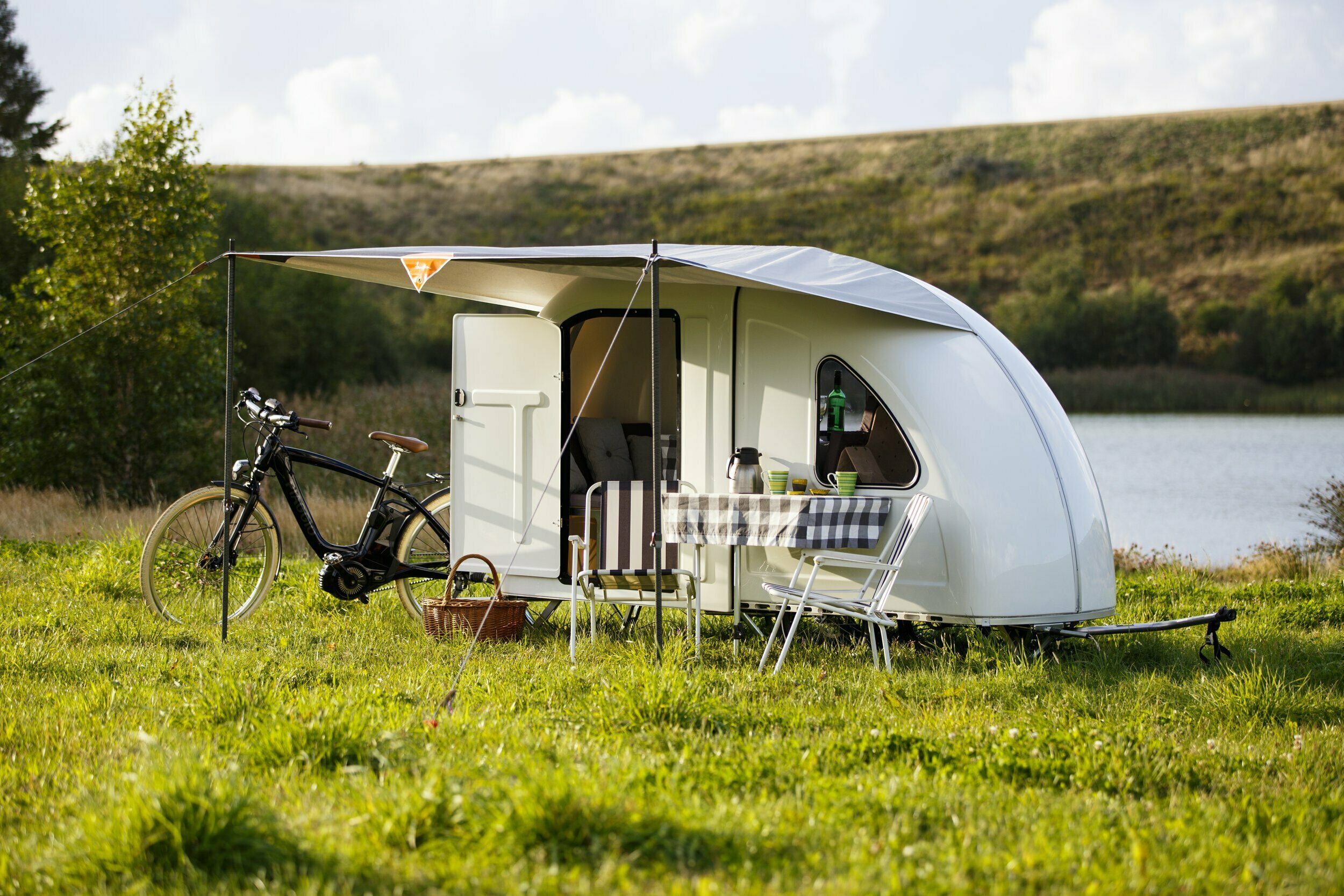 Worden Moeras Bloody Dit wil je zien: een mini-camper achter je fiets - HetkanWEL