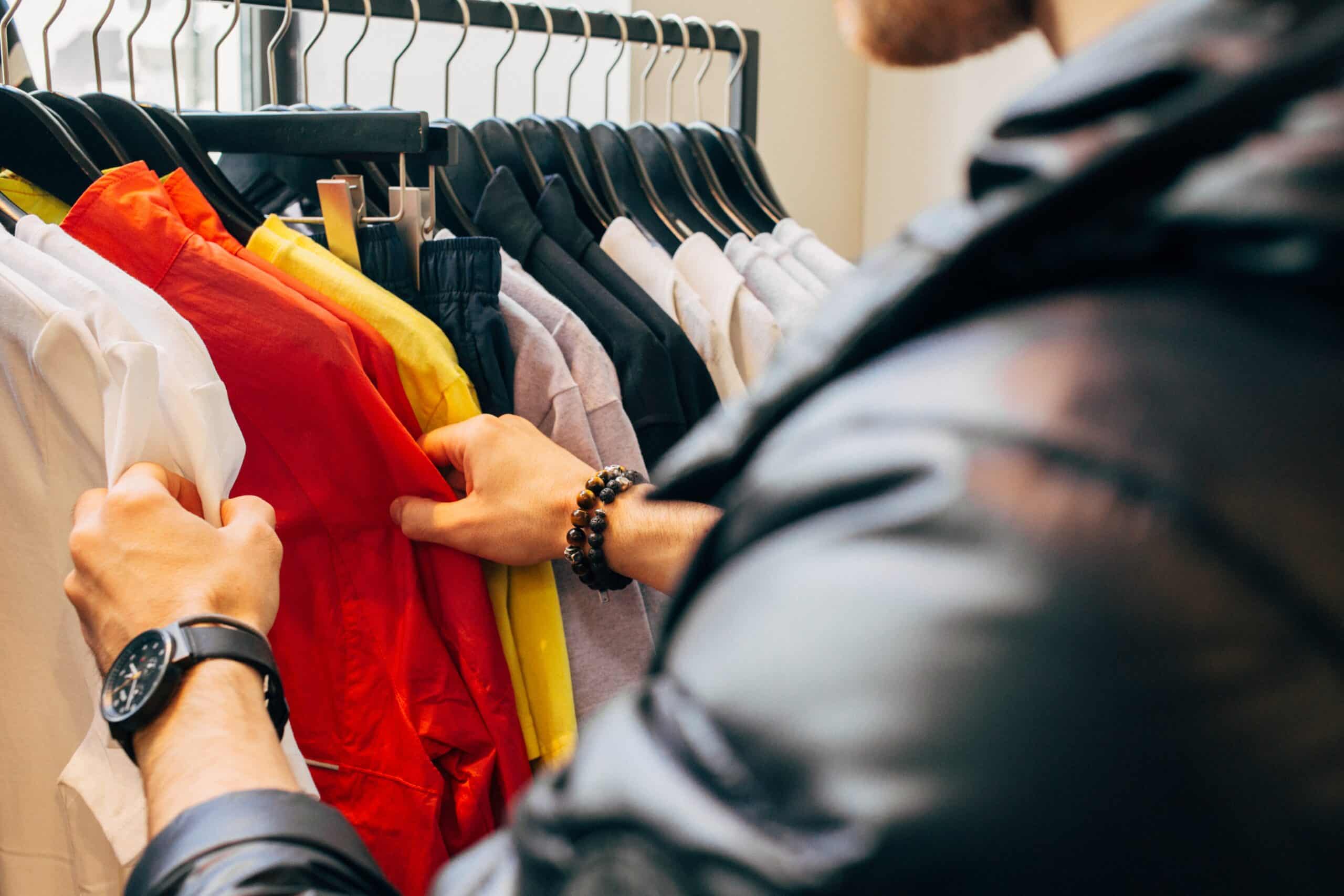 Inspectie Uitgaven cap Waarom we moeten stoppen met het kopen van (zoveel) kleding
