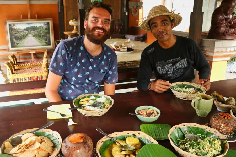 Als vegan op reis. Daisy deelt haar ervaringen en geeft je 3 tips 5 Vegan Op Reis