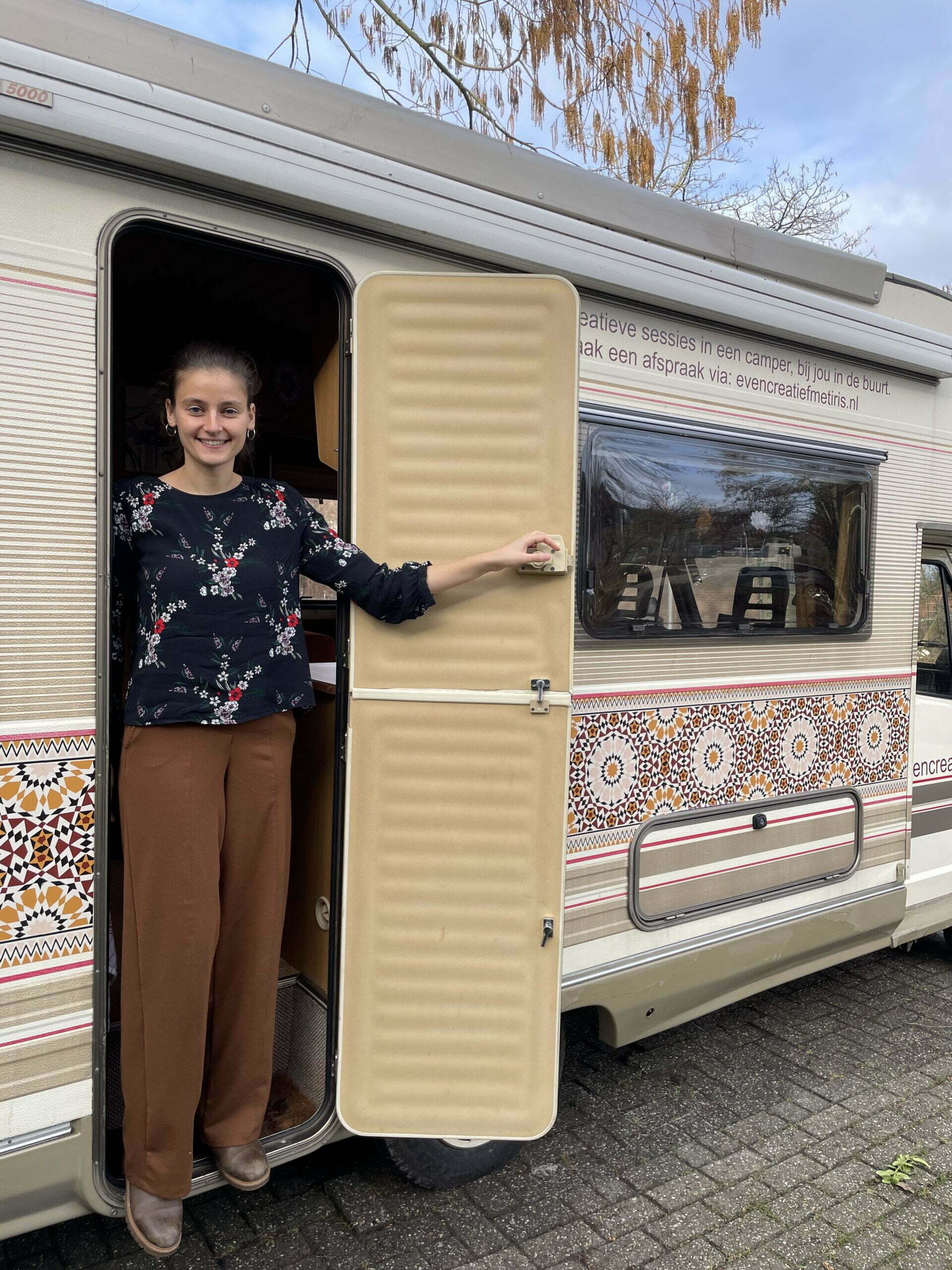 Camper Luisterend Oor