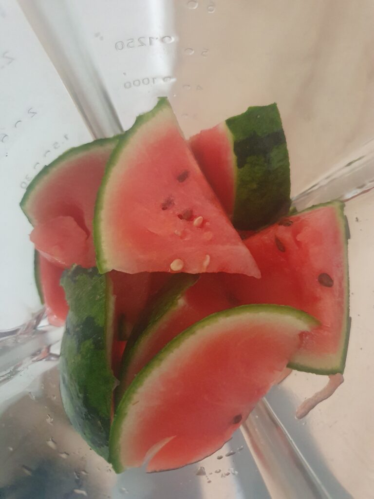 Wat kan je doen met de schil van een watermeloen? En nog 7 opmerkelijke voorbeelden van ‘afval’ dat je gewoon kan eten 6 Wat Kan Je Doen Met De Schil Van Een Watermeloen? En 7 Andere Opvallende Voorbeelden Van 'Afval' Dat Je Kan Eten.