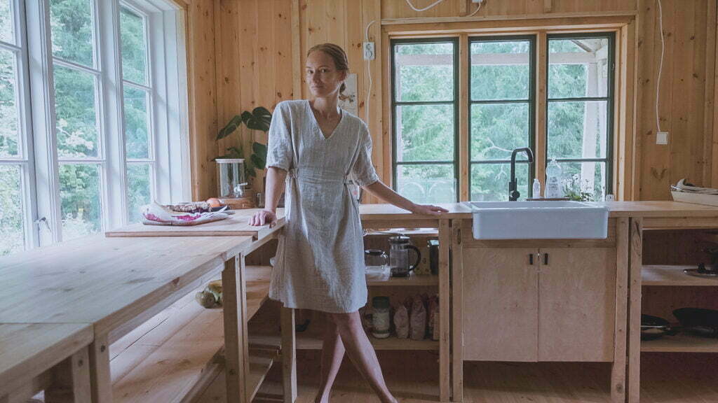 Rosie Verbouwt In Haar Eentje Haar Huis In Zweden