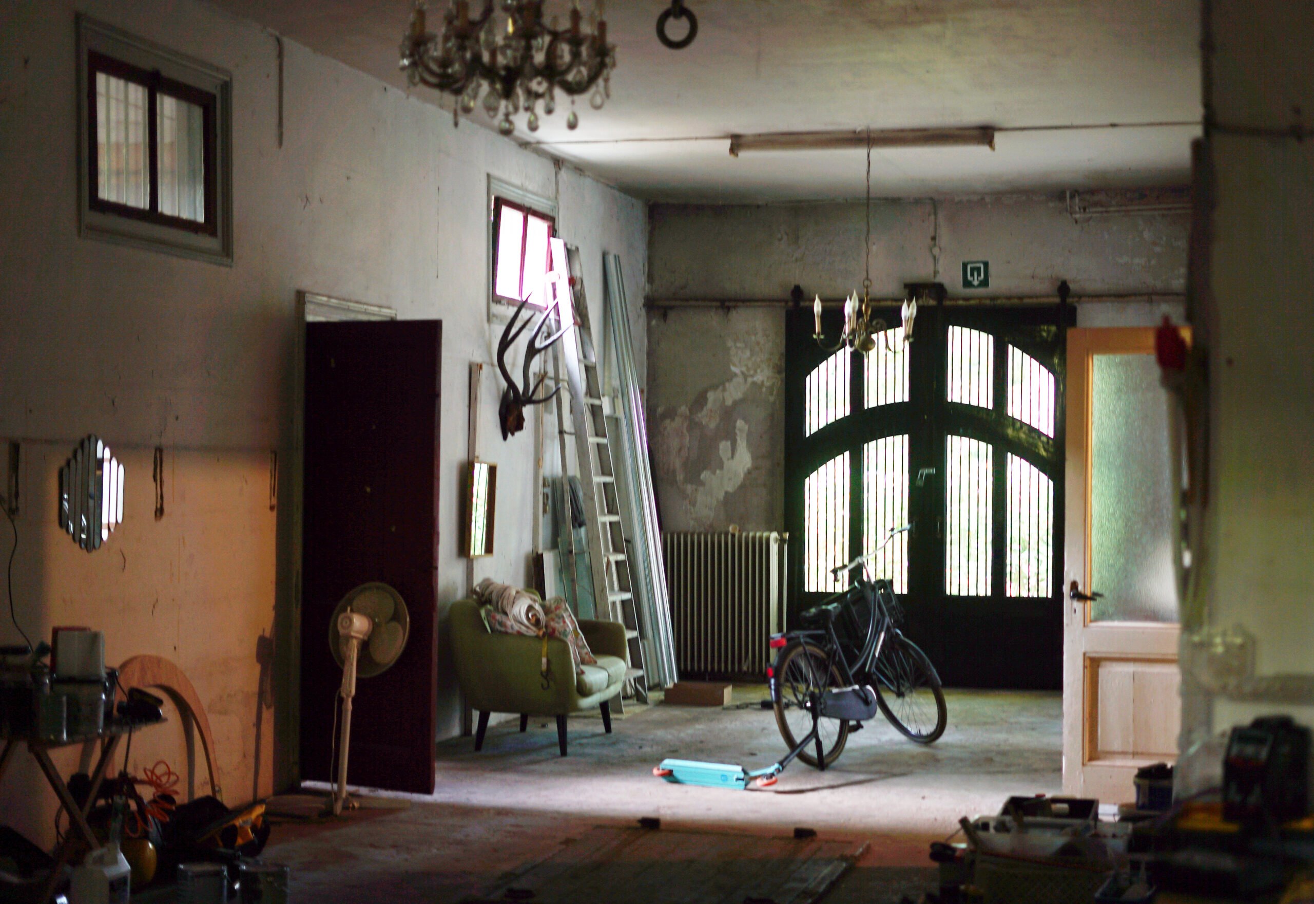Roos Verbouwt Haar Huis Met Tweedehands Materialen