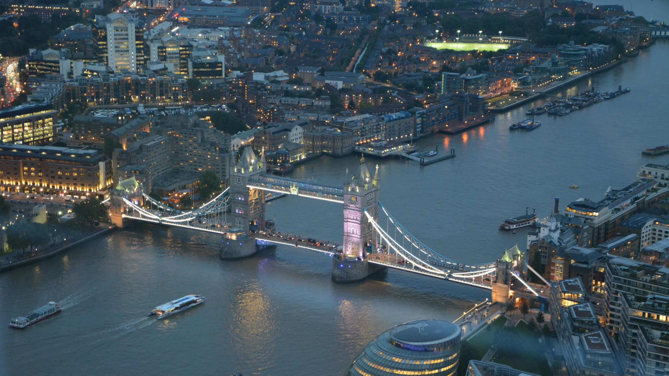 London Pexels Nicole Rathmayr 220887 Edited Scaled