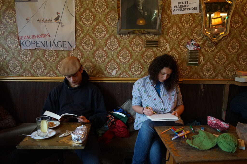 The Offline Clubs Organiseert Events Waar Je Digitaal Kan Detoxen