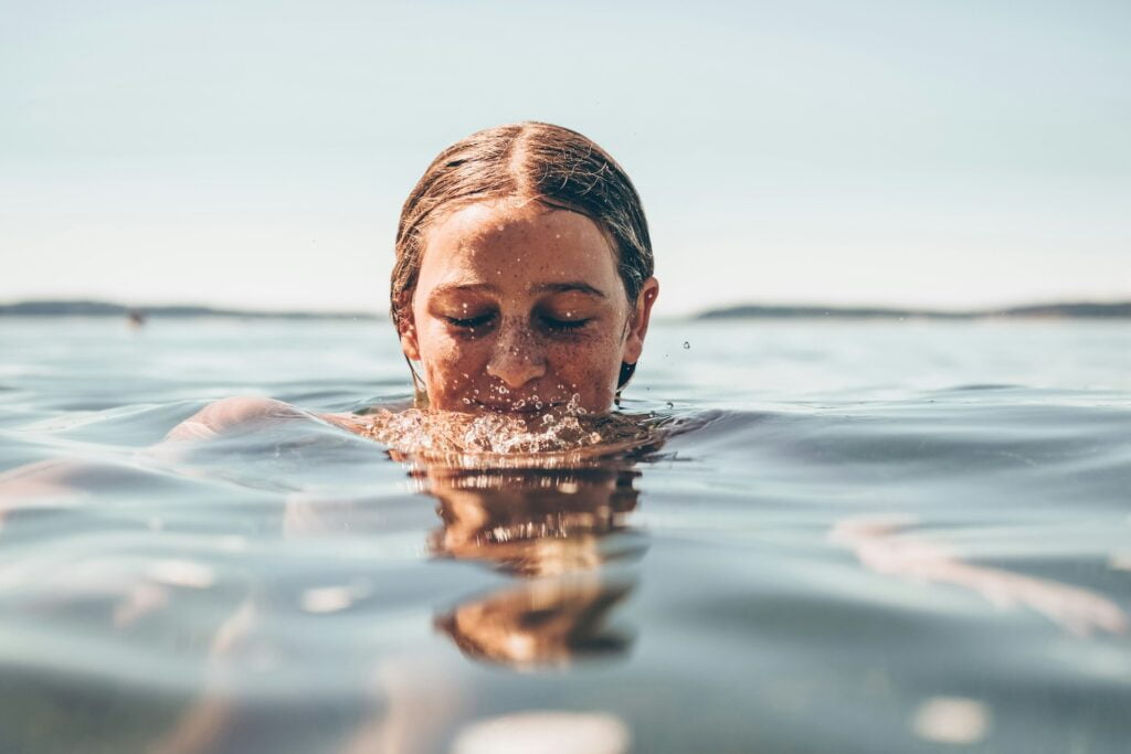 Plassen Onder De Douche Is Duurzaam, Maar Is Het Ook Hygiënisch?