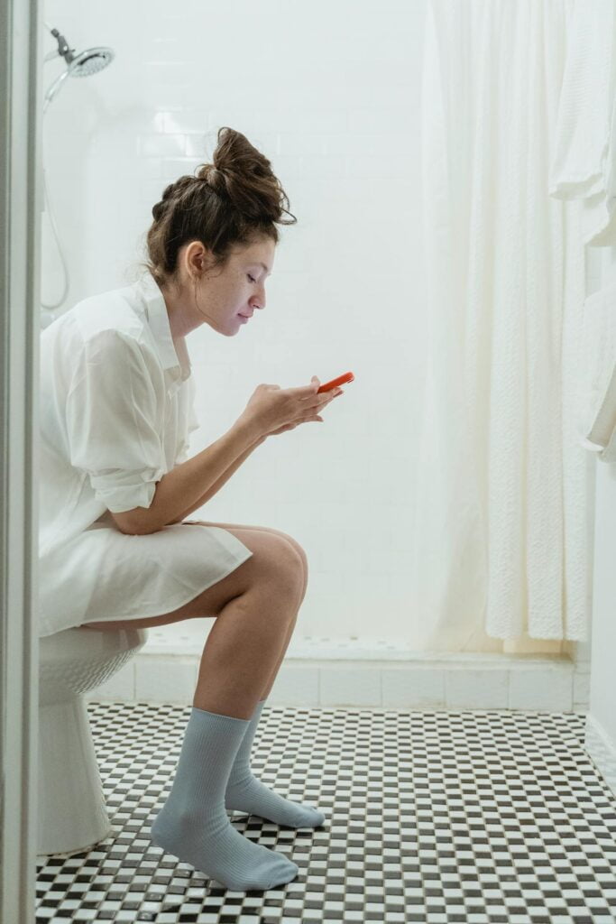 Plassen Onder De Douche Is Duurzaam, Maar Is Het Ook Hygiënisch?