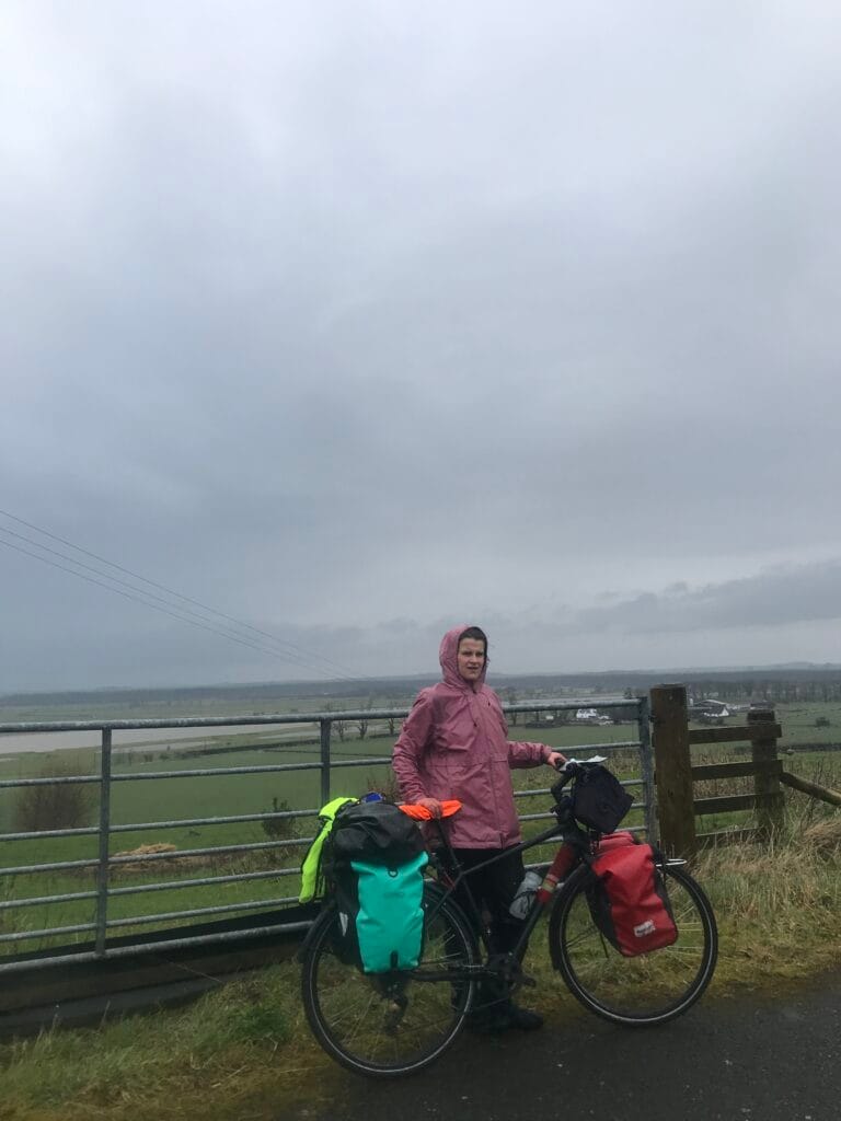 Minimalisme ten top: Simone woonde twee jaar middenin de natuur in een klein tentje 8 Minimalisme Ten Top: Simone Woont In Een Tent In Schotland