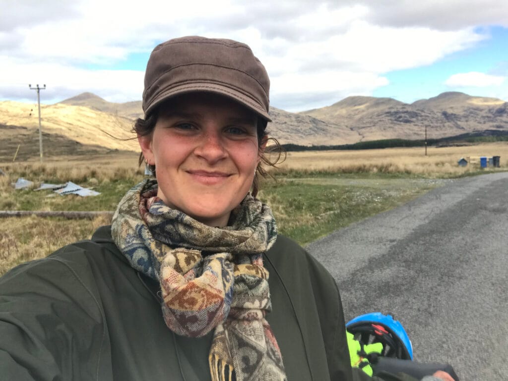 Minimalisme ten top: Simone woonde twee jaar middenin de natuur in een klein tentje 3 Minimalisme Ten Top: Simone Woont In Een Tent In Schotland