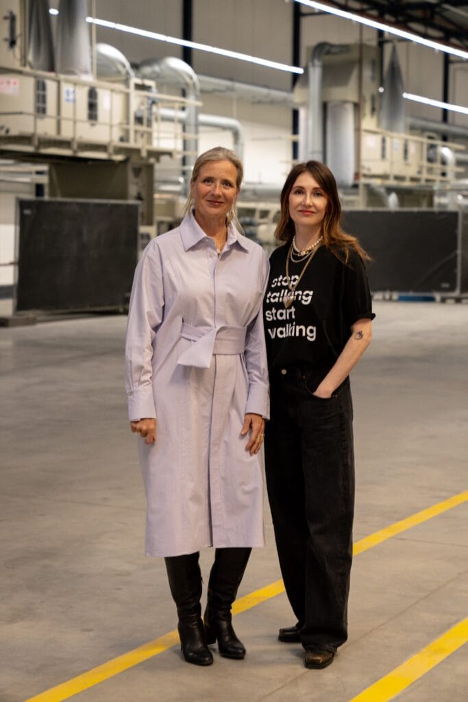 Renske Meinema Fotografie Voor Brightfiber: Carice Van Houten Opent Recycling Fabriek