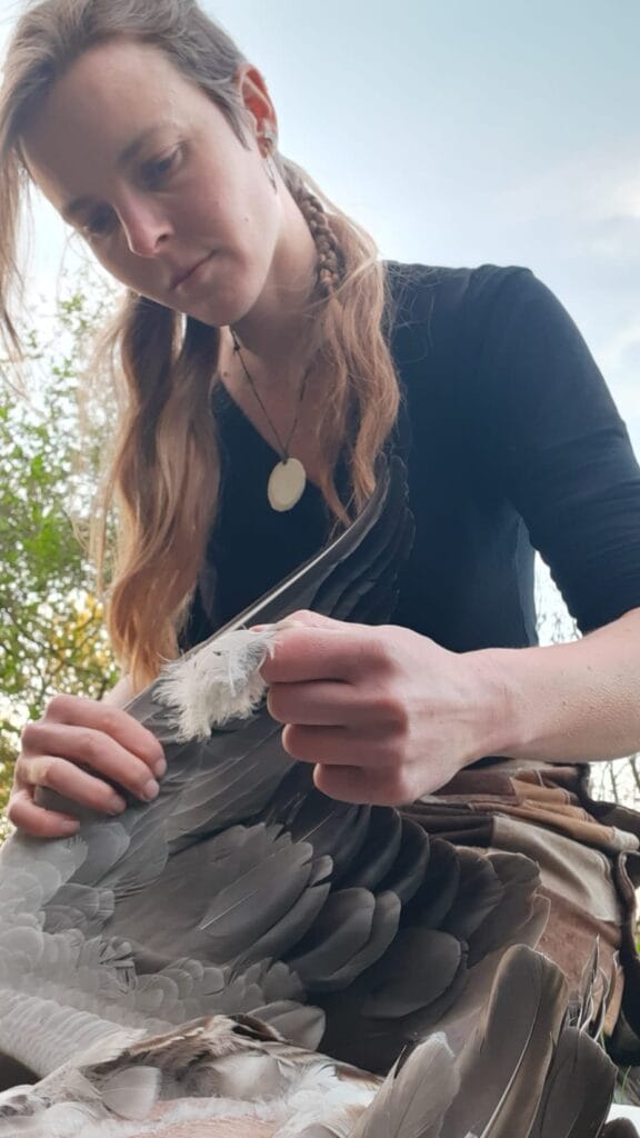Anna haalt een maand lang al haar eten uit de natuur: van vlees tot eieren en planten tot zeezout 2 Anna Luijten Haalt Al Haar Eten Uit De Natuur: Van Vlees Tot Eieren Tot Planten Tot Zeezout