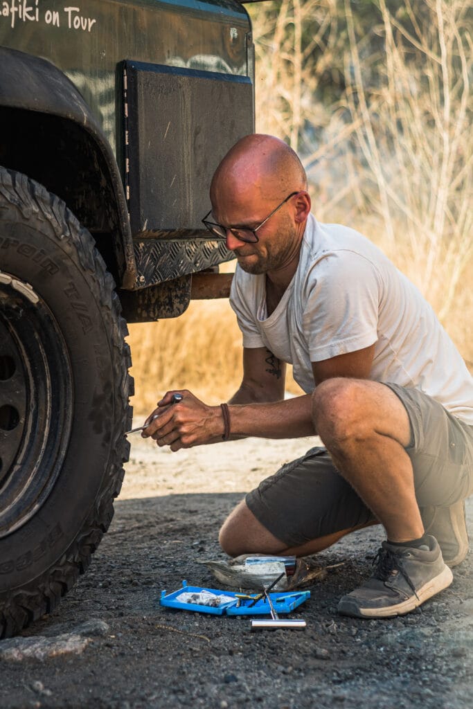 Als Vreemden Met De Land Rover Op Reis Naar Afrika En Dan Verliefd Worden Op Elkaar
