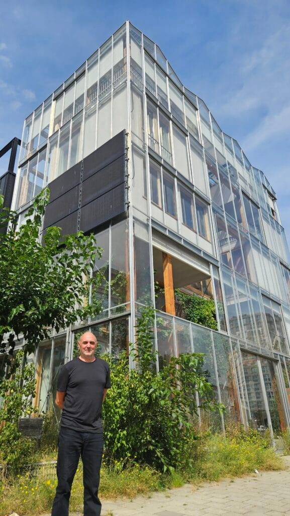 Zelfbouw Kaswoning Met 0 Op De Meter In Amsterdam
