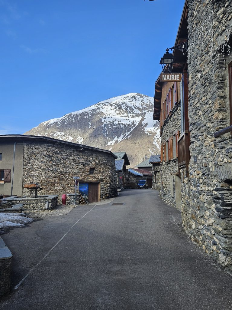 Sneeuwschoenwandelen in Isère: ontdek de stilte in de Franse Alpen tijdens je wintersportvakantie 9 20250308 095416