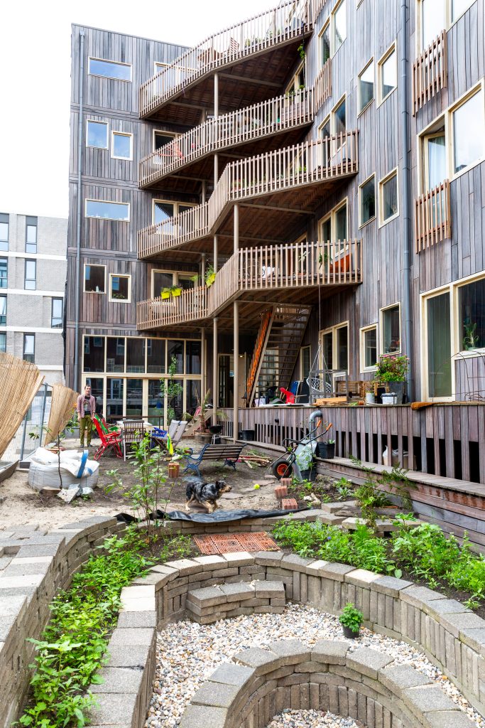 Anders Wonen Onderzoek 2025: Van alleen naar samen – we willen bouwen aan gemeenschap 6 De Warren 7