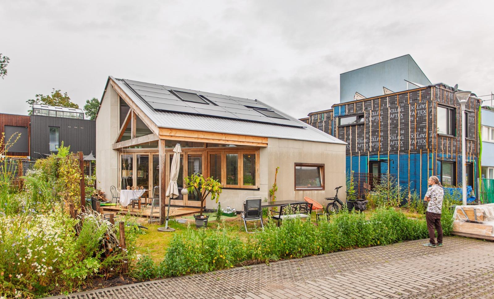 Is Zelfbouw Dé Oplossing Voor De Woningcrisis? Het Is In Ieder Geval Een Manier Om Op Een Betaalbare Manier Aan Je Droomhuis Te Komen
