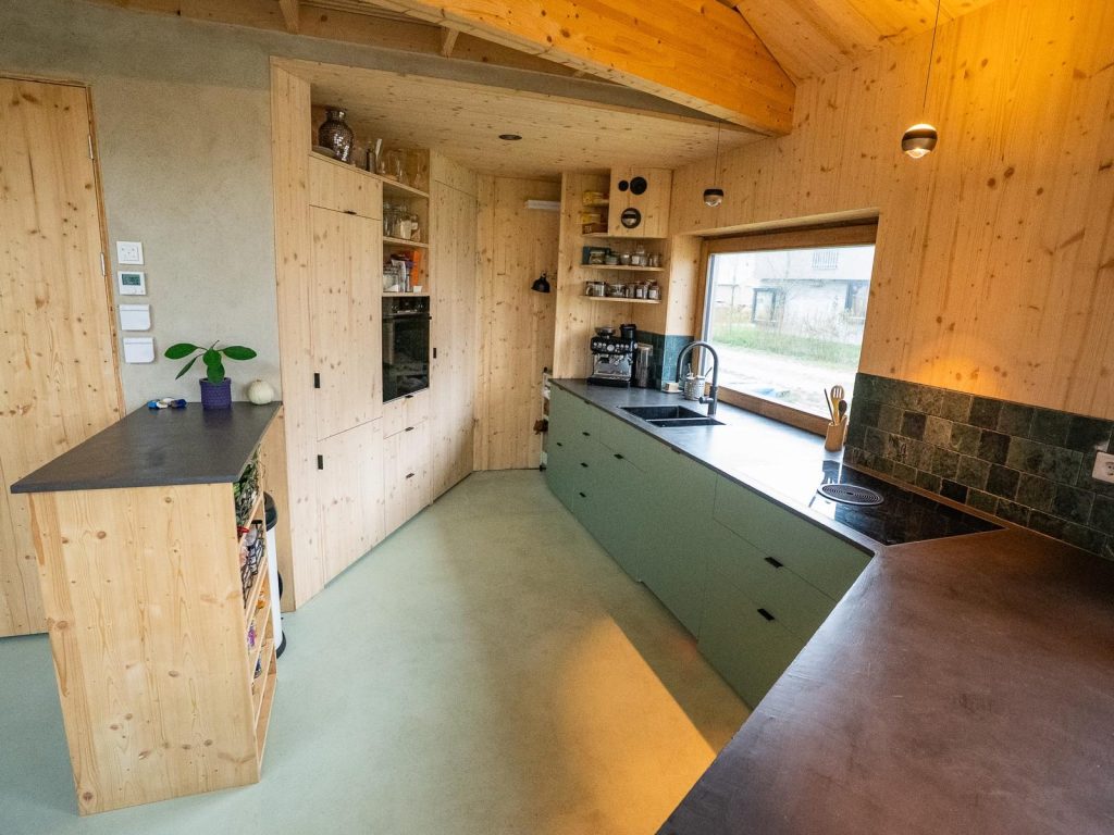 Is Zelfbouw Dé Oplossing Voor De Woningcrisis? Het Is In Ieder Geval Een Manier Om Op Een Betaalbare Manier Aan Je Droomhuis Te Komen