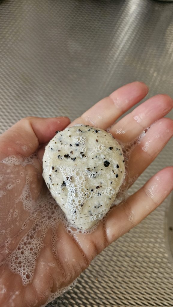 HKW test: shampoobars. En dit is onze absolute favoriet 2 Duurzame Shampoobars: Welke Zijn Onze Favoriet?