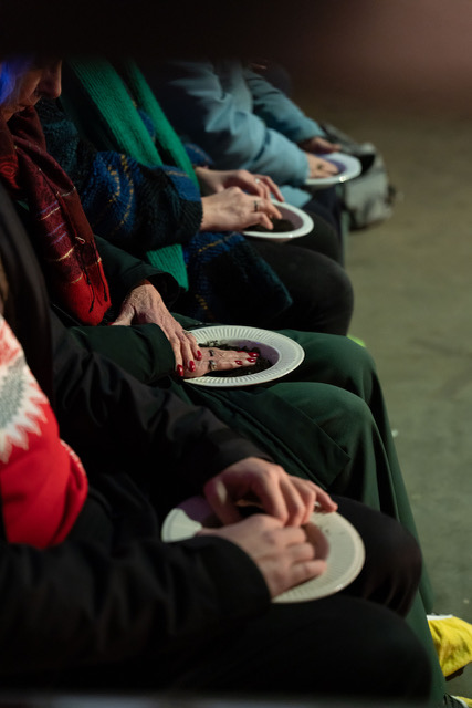 Aarderoeren Is Een Verbindend Ritueel Dat Je Tussen Kerst En Oud &Amp; Nieuw Uitvoert