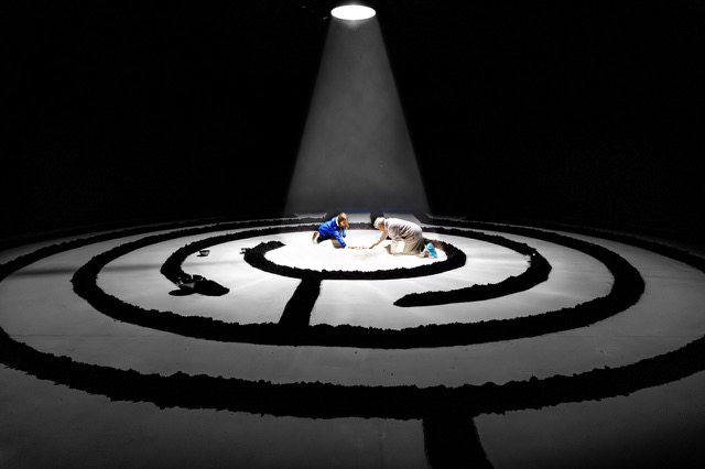 Aarderoeren Is Een Verbindend Ritueel Dat Je Tussen Kerst En Oud &Amp; Nieuw Uitvoert