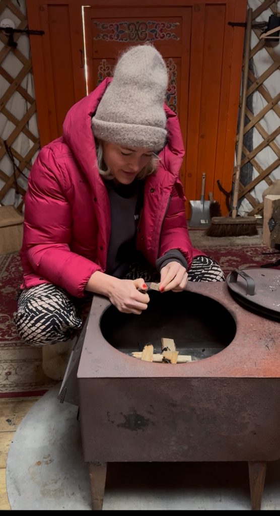 Winterwoods: winterkamperen in een yurt met houtkachel én bed, middenin de natuur 8 Img 7851