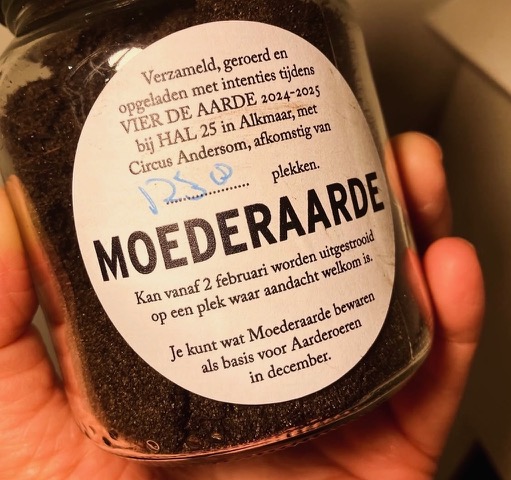 Aarderoeren Is Een Verbindend Ritueel Dat Je Tussen Kerst En Oud &Amp; Nieuw Uitvoert