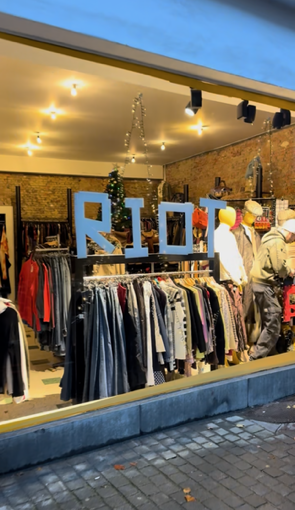 Gids: De 10 leukste tweedehands winkels in Antwerpen 6 Gids: De 11 Leukste Tweedehands Winkels In Antwerpen