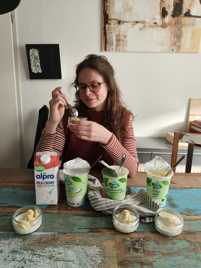 HetkanWEL test plantaardige yoghurt: hoe smaakt het, hoe duurzaam is het, hoeveel voedingsstoffen zitten erin? 