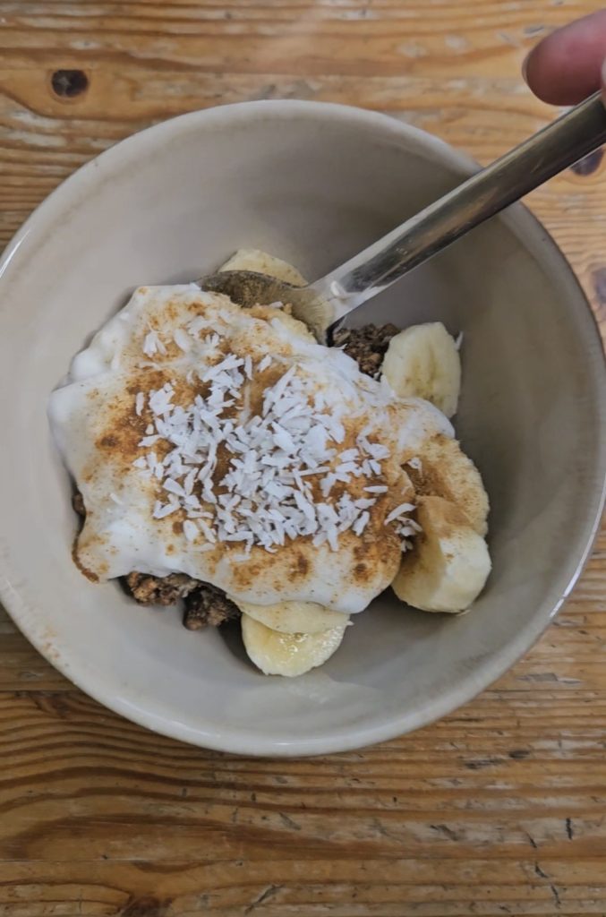 HetkanWEL test plantaardige yoghurt: hoe smaakt het, hoe duurzaam is het, hoeveel voedingsstoffen zitten erin? 