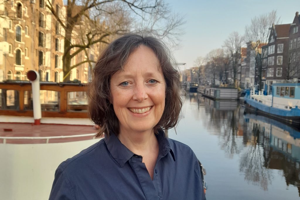 Onderzoek naar microplastics door wetenschappelijk onderzoeker Heather Leslie, Mei Plasticvrij: plastic minderen is vooral een strijd tegen de superamarkt